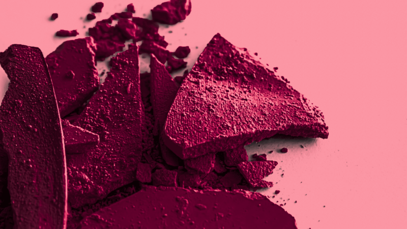 What Color Lipstick to Wear with Burgundy